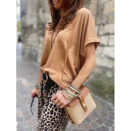 Top camel col V