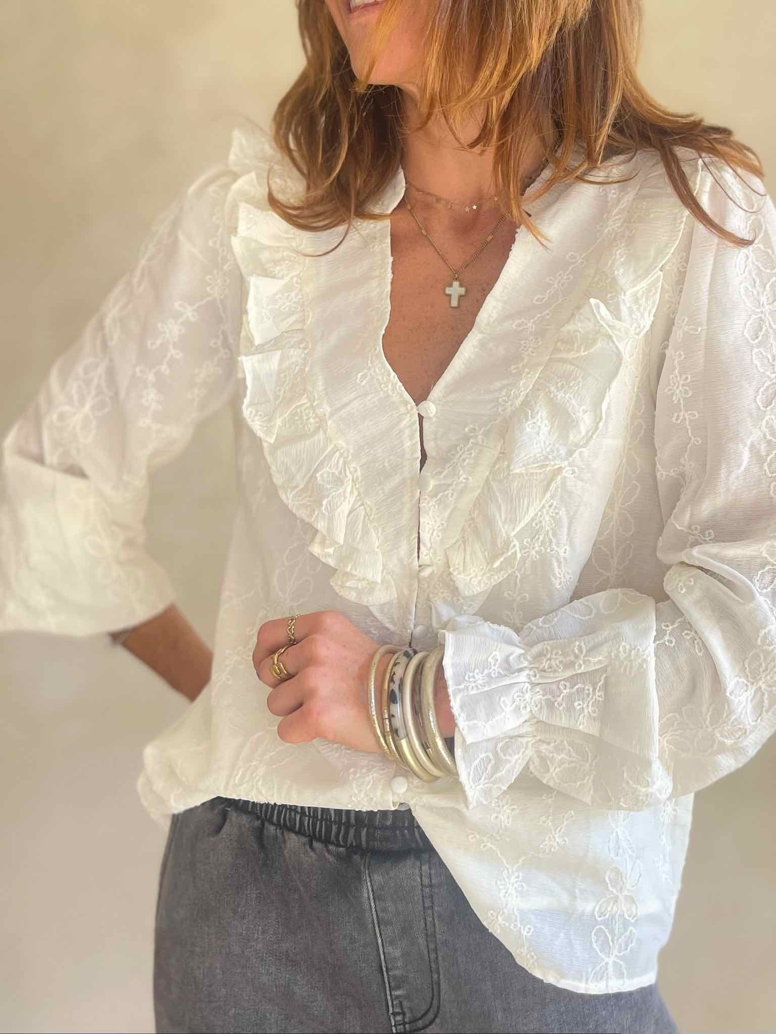 Blouse ivoire col jabot dentelle