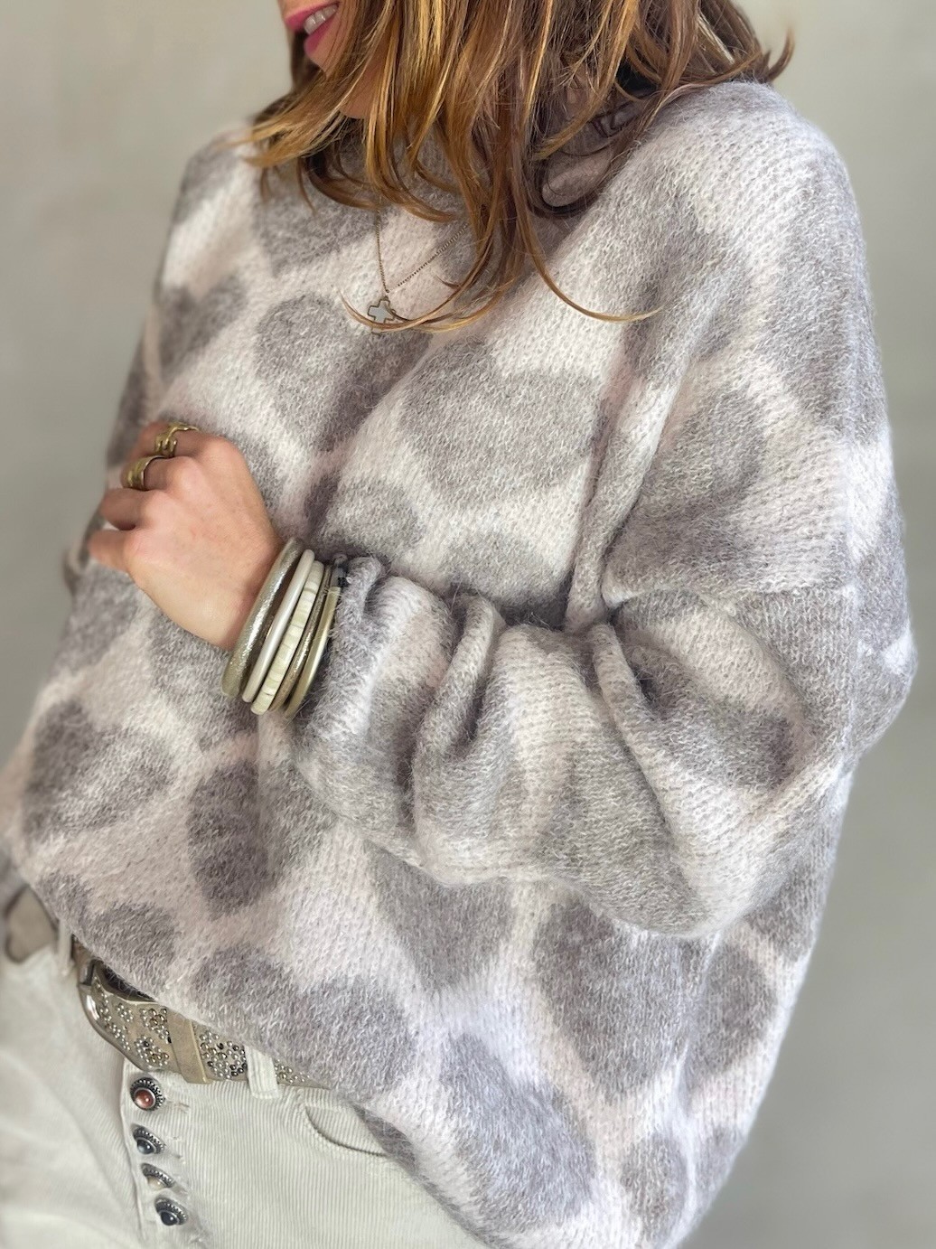 Pull coeurs taupe