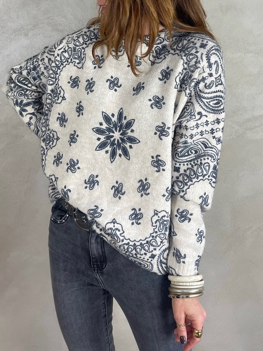 Pull écru motifs paisley