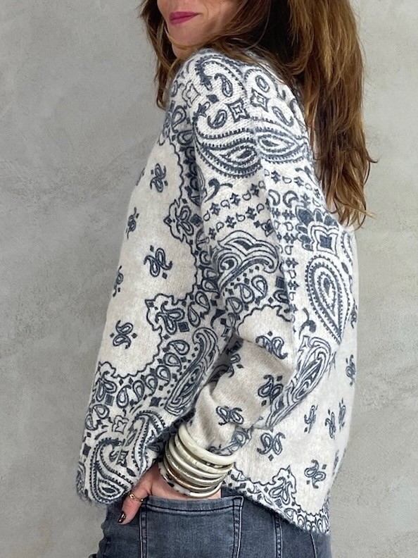 Pull écru motifs paisley