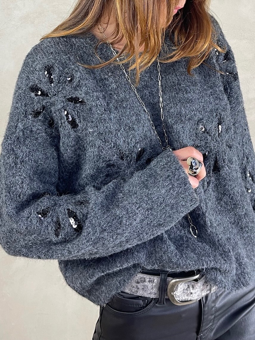 Pull gris sequins noirs