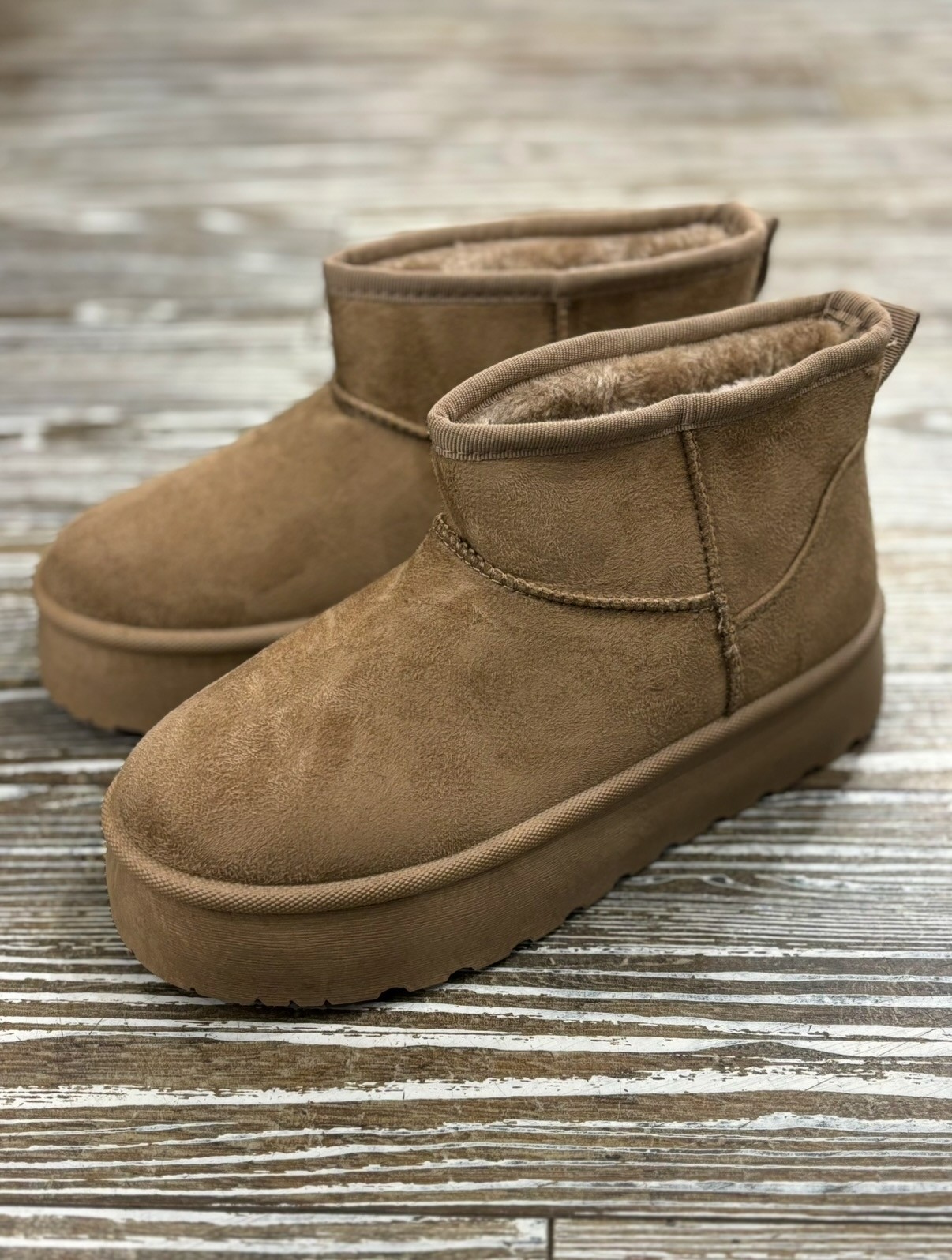 Mini boots taupes