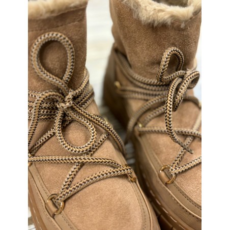 Moon boots camel