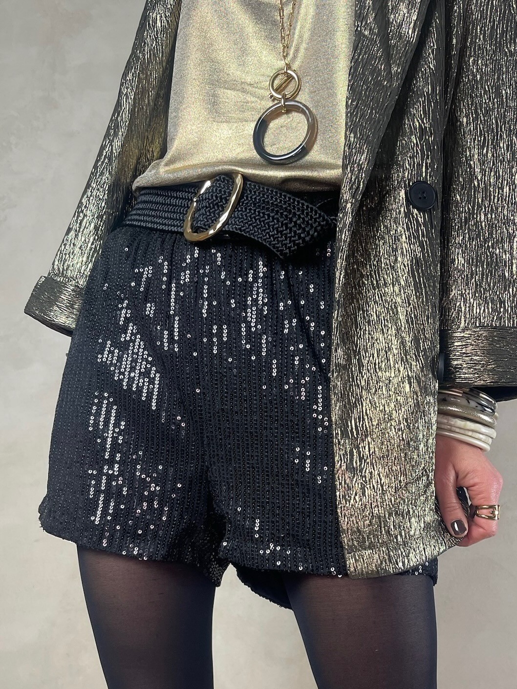 Short sequins noir