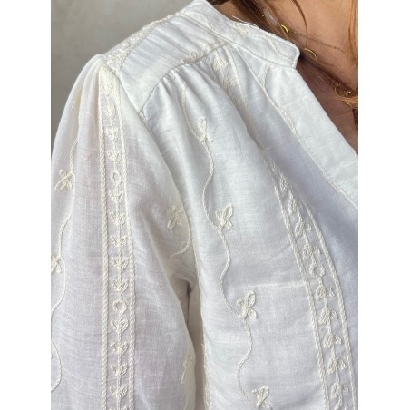 Chemise écrue broderie