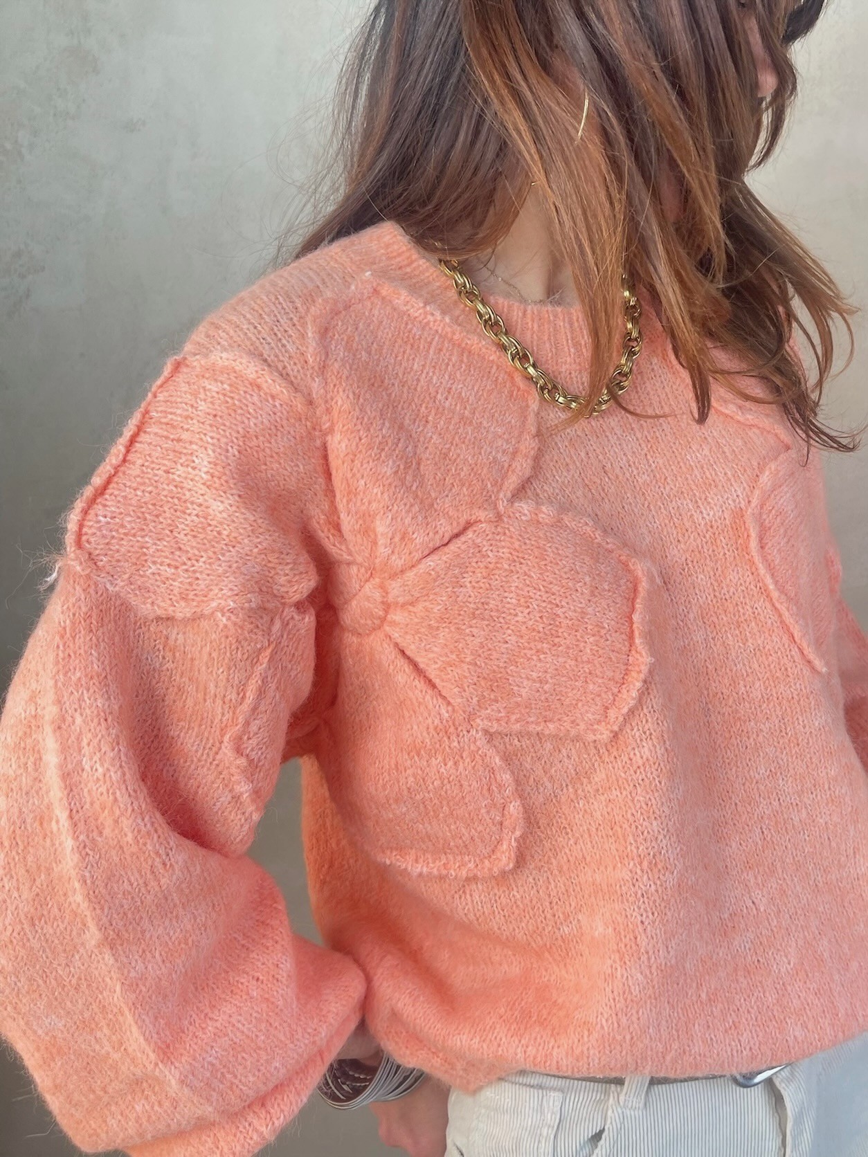 Pull corail flowers