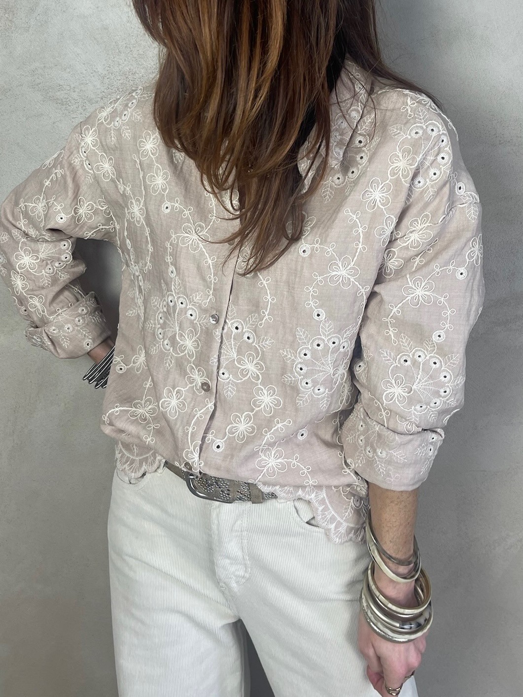 Chemise broderie rose pale