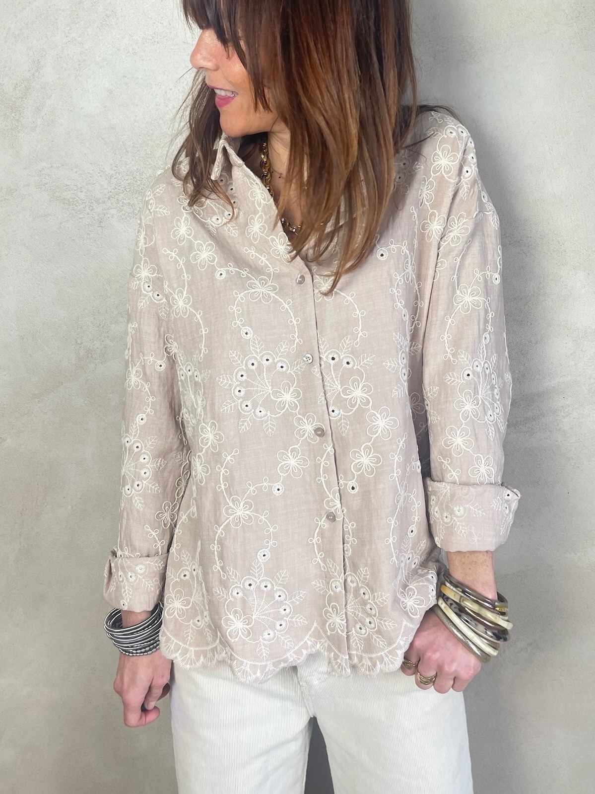 Chemise broderie rose pale