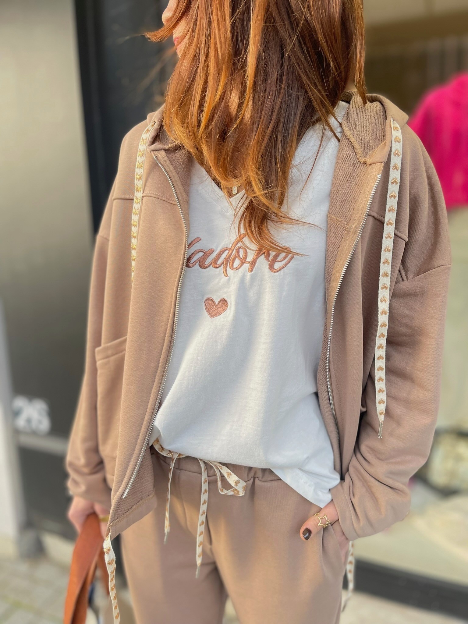 Sweat cordon coeur camel