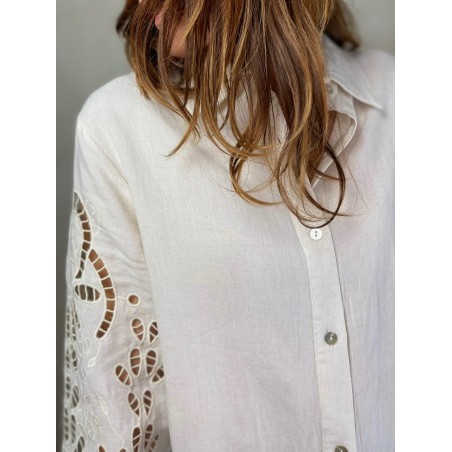 Chemise broderie beige